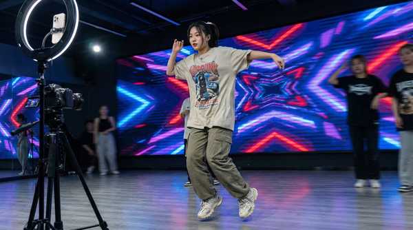 每日大赛舞蹈视频